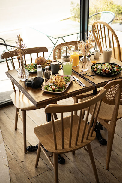 Bloom Café Restaurant à Issy-les-Moulineaux