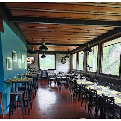 Le Refuge Du Phoenix, Restaurant à Échevis