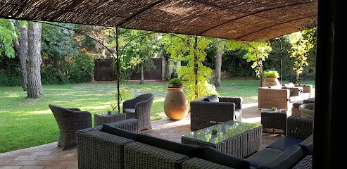 L'Auberge Des Tuileries, Restaurant à Forcalqueiret