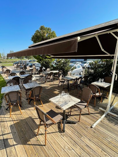 Bar Brasserie La Place Laval, Restaurant à Laval