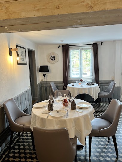 Auberge Du Cerf, Restaurant à Ménestreau-en-Villette