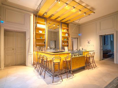 La Cour Des Saveurs Restaurant à Versailles