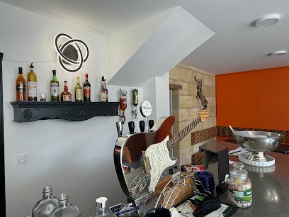 Café De La République, Restaurant à Saint-Médard-de-Guizières