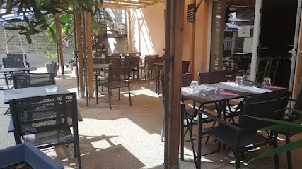 L'art De Recevoir Céline Et Manu, Restaurant à Saint-Maxire