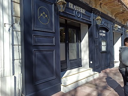 Les Trois Garçons : brasserie en service continu a Draguignan, Restaurant à Draguignan