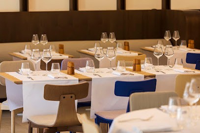 Restaurant By Son de Mar, Restaurant à Lecci