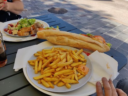 Le Neon Ecarlate, Restaurant à Théoule-sur-Mer