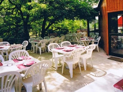 Auberge De La Cascade, Restaurant à Saint-Félix-de-Lunel