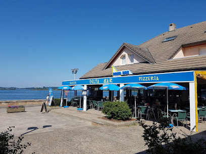 Le Delta Bar Δ Restaurant à Salles-Curan