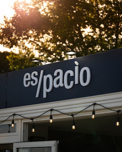 Es/pacio, Restaurant à Saint-Cyr-sur-Mer