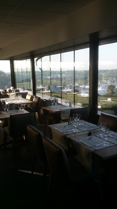 Le Relais De La Roche Restaurant, Restaurant à Marzan