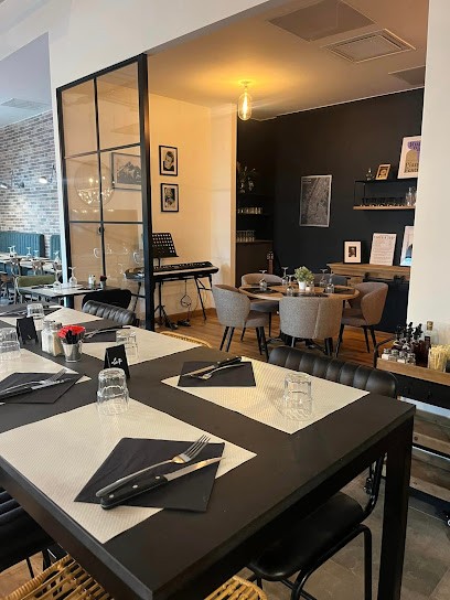 Maison OGGI Bistrot Des Chefs, Restaurant à Rungis