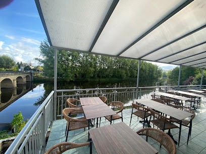 Hôtel Bar Restaurant La Terrasse, Restaurant à Larche