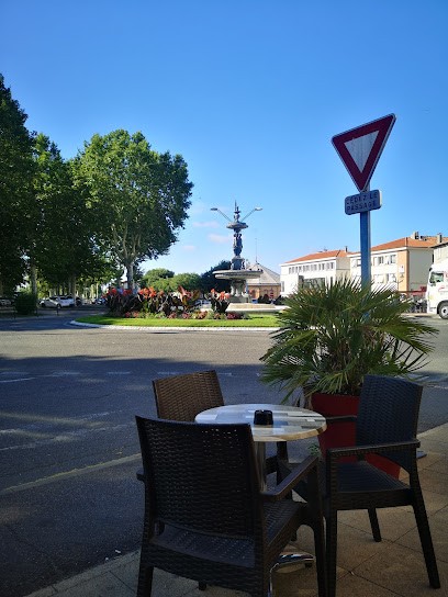 Le Grand Café Des Americains, Restaurant à Lavaur