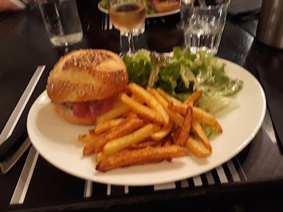 Les Plaisirs Partagés, Restaurant à Ébreuil