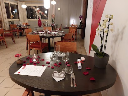 Auberge Du Pont Des Pierres, Restaurant à Montanges