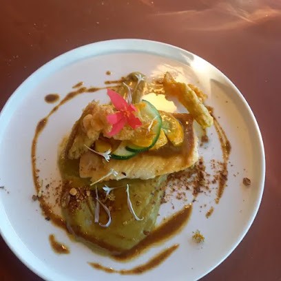 Basalte Par Adrien Descouls, Restaurant au Broc