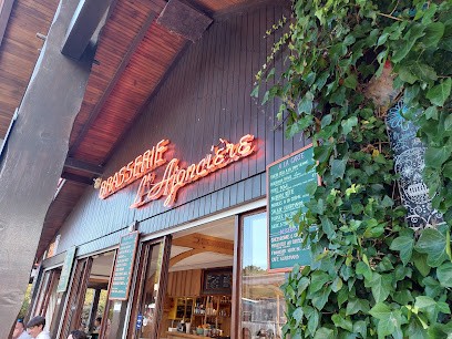 L Ajonciere, Restaurant au Porge
