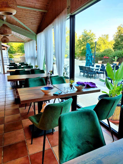 Vithoba Café Restaurant à Lacapelle-Biron