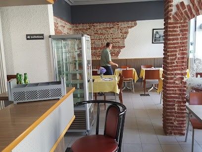 Bar Brasserie De La Tour, Restaurant à Montfort-sur-Meu