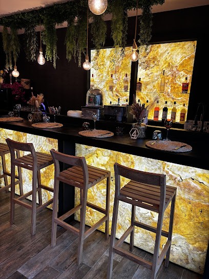 Ô Tour D'un Verre, Restaurant à Port-Saint-Louis-du-Rhône