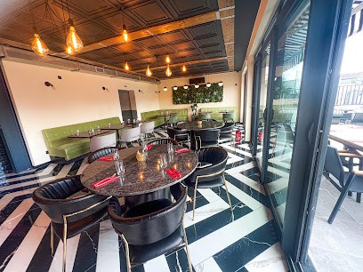 EZMA Restaurant, Restaurant à Coubron