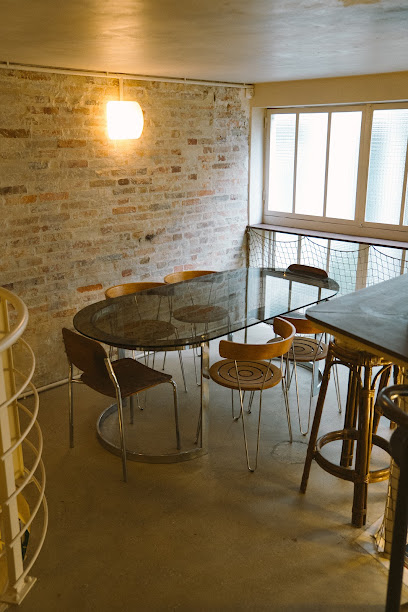 Chēz Coffee& Brunch Restaurant à Paris 03