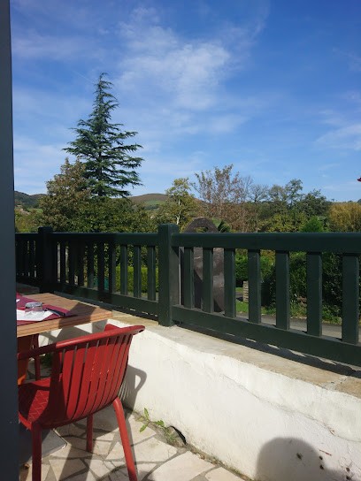 Pleka Trinquet Bar Restaurant, Restaurant à Sare