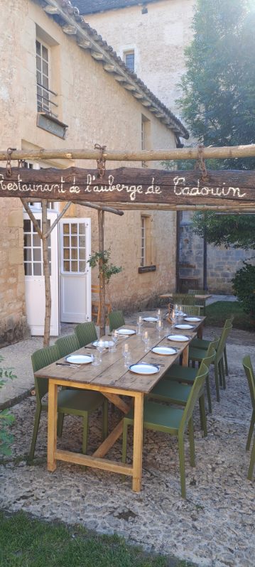 Restaurant De L'auberge De Cadouin Restaurant au Buisson-de-Cadouin