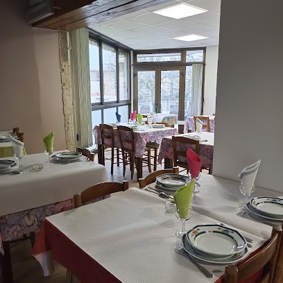 Café Restaurant Les Marronniers, Restaurant à Varaire