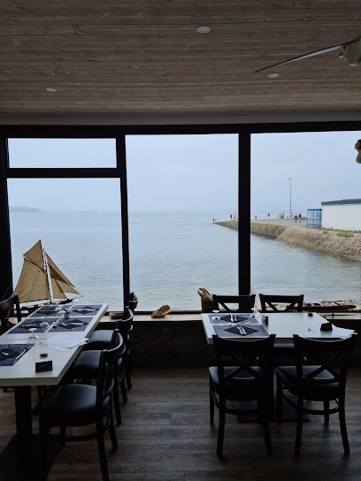 Cafe Du Port, Restaurant à Crozon