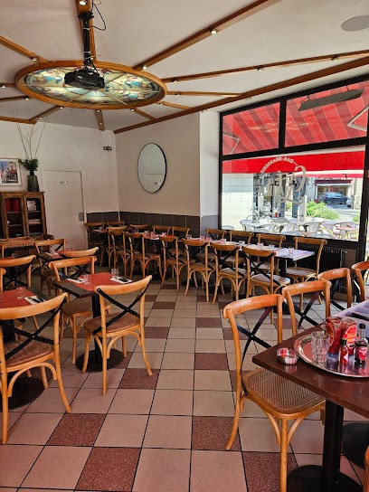 Restaurant Café de la Mairie, Restaurant à Riom-ès-Montagnes