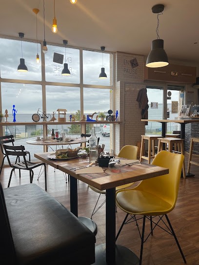 En K2 Pause, Restaurant à Taluyers