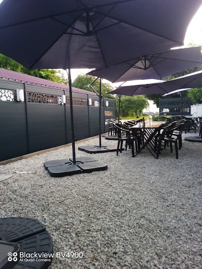 TABLE 12, Restaurant à Cours-les-Barres