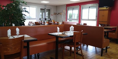 Le Petit Périchois, Restaurant à La Brosse-Montceaux