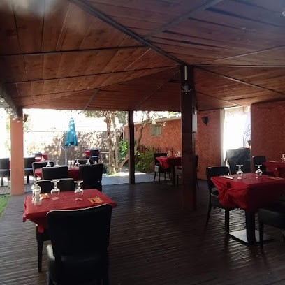 Le Jardin Secret Saint Gilles Gard, Restaurant à Saint-Gilles