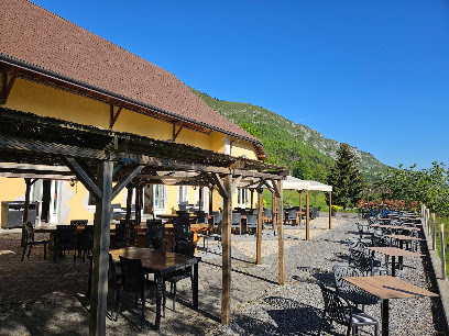 Restaurant- Auberge De Pontgibaud Restaurant à Lathuile