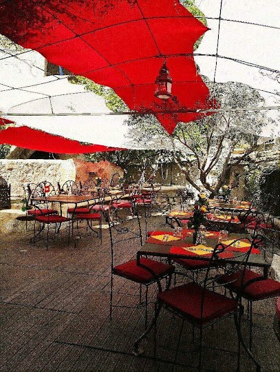 Chez BARMY, Restaurant à Saint-Guilhem-le-Désert