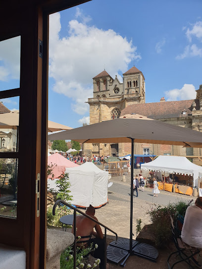 Aux Trois Topines Restaurant à Souvigny