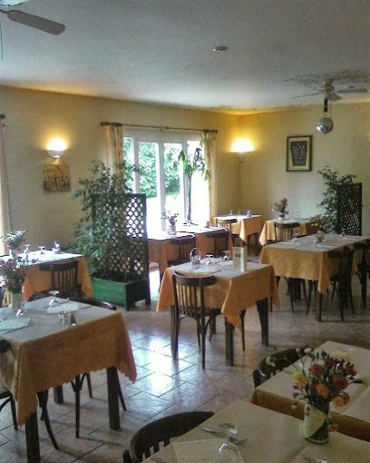 Le Relais de la Chapelle, Restaurant à Pourrain