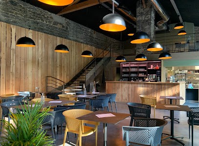 Les Vinzelles Café-restaurant, Restaurant à Volvic