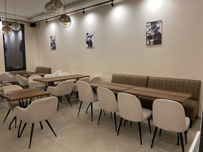 Le Rond Point Gourmand Restaurant à Passy
