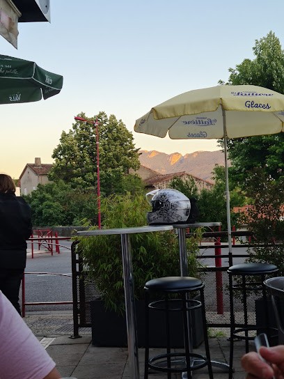 Bee's Café, Restaurant à Mirabel-et-Blacons