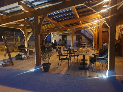 Restaurant Le Saint Pierre, Restaurant à Saint-Pierre-de-Curtille