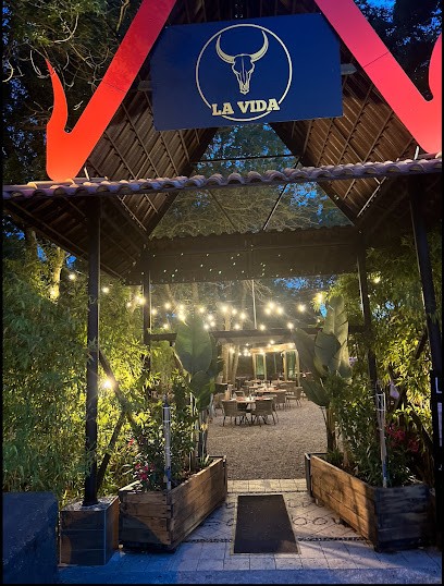 LA VIDA, Restaurant à Cogolin