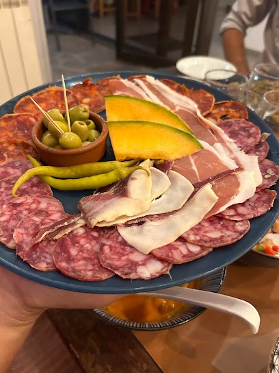 Le Four, Restaurant à Saint-André-Capcèze