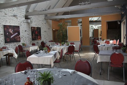 LE RELAIS Hôtel, Restaurant à Saint-Quentin-les-Anges