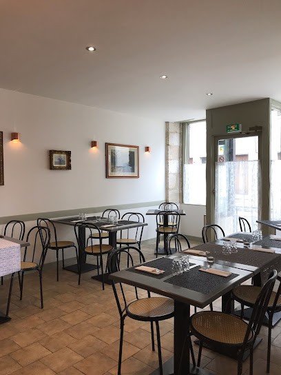 La Fontaine Des Amis, Restaurant à Lignières