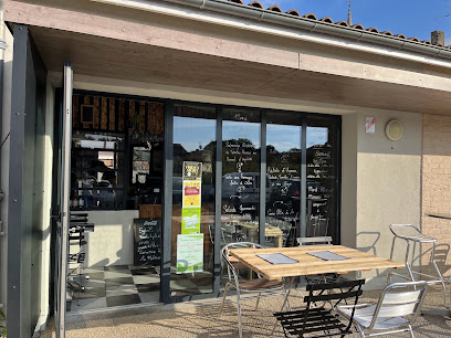 Comme À La Maison Restaurant à Vérines