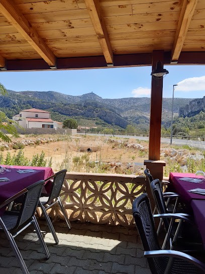 Le Petit Gris, Restaurant à Tautavel